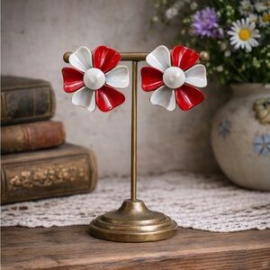Vintage 1960s Mod Metal, Red & White Flower Clip On Earrings
